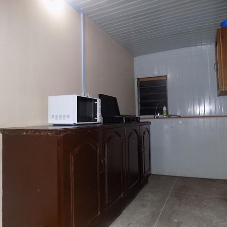 Posh Apartments And Hotel Ikeja Zimmer foto