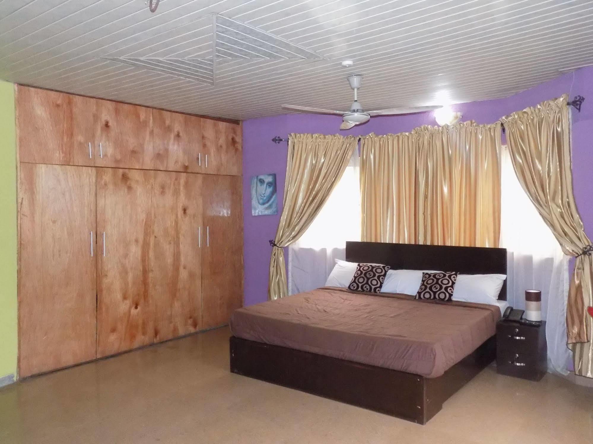 Posh Apartments And Hotel Ikeja Exterior foto