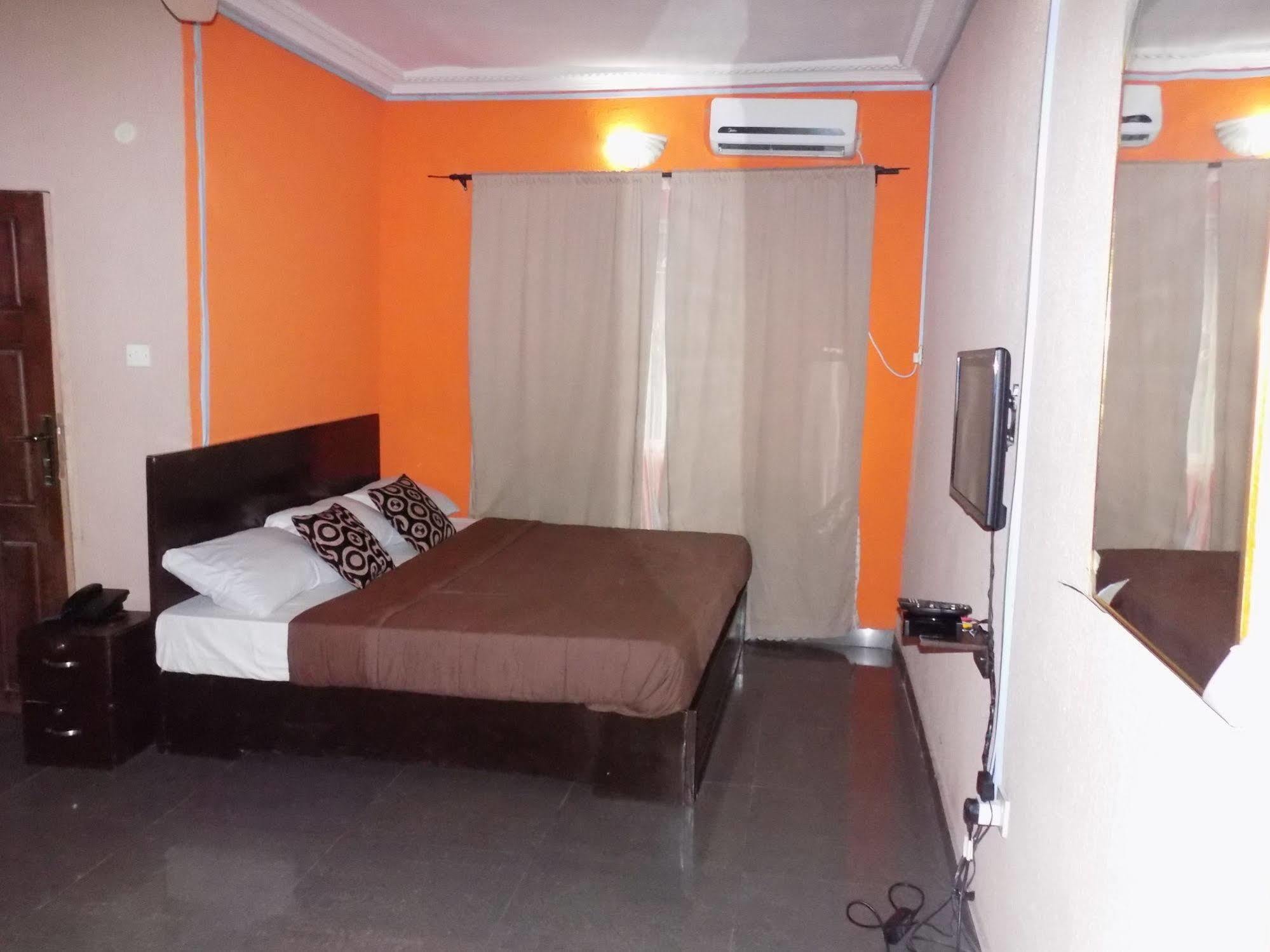 Posh Apartments And Hotel Ikeja Exterior foto