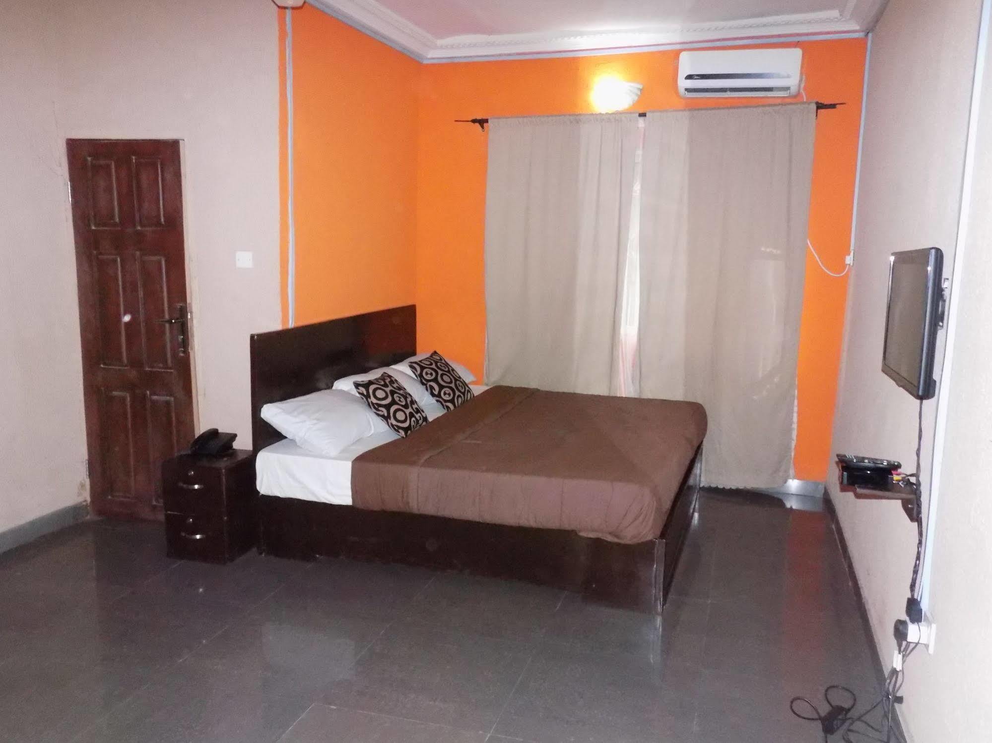 Posh Apartments And Hotel Ikeja Exterior foto