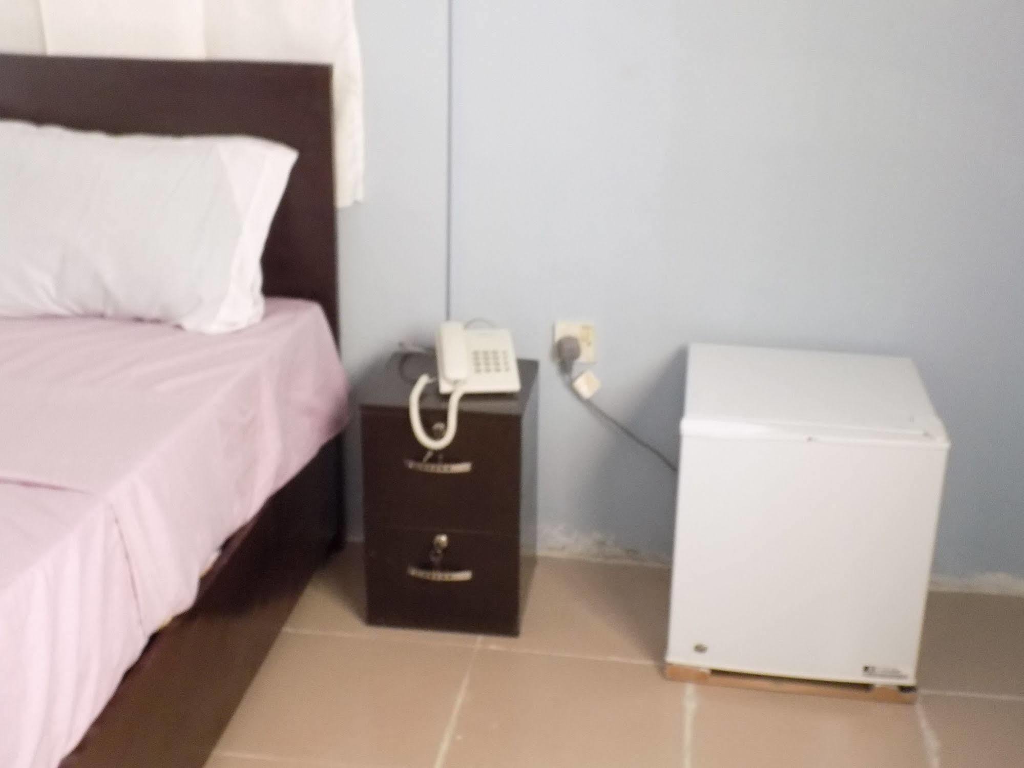 Posh Apartments And Hotel Ikeja Exterior foto
