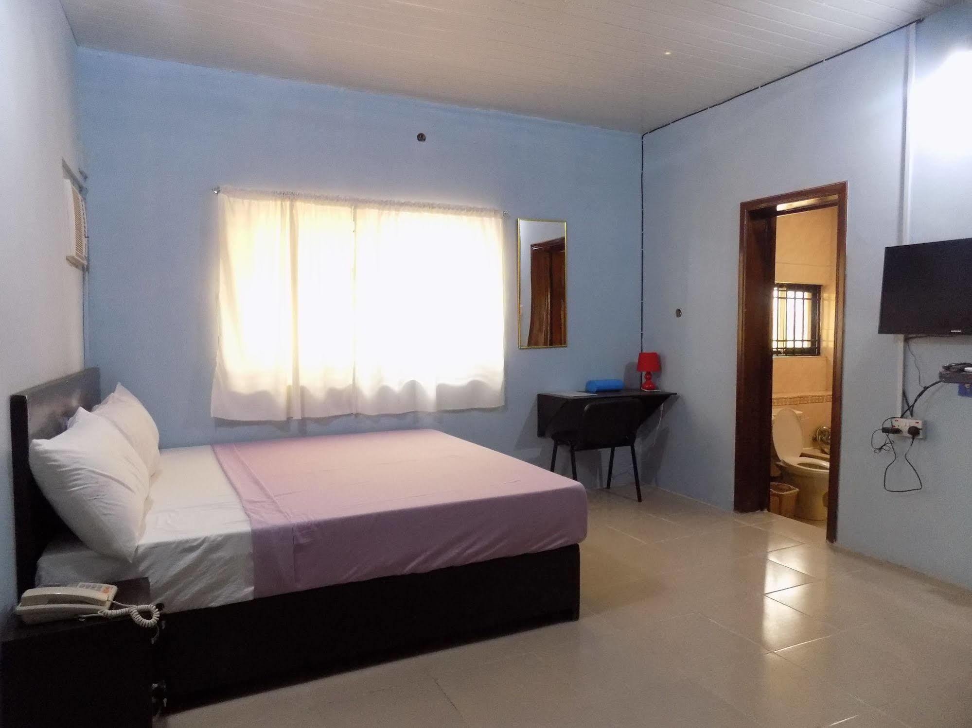 Posh Apartments And Hotel Ikeja Exterior foto